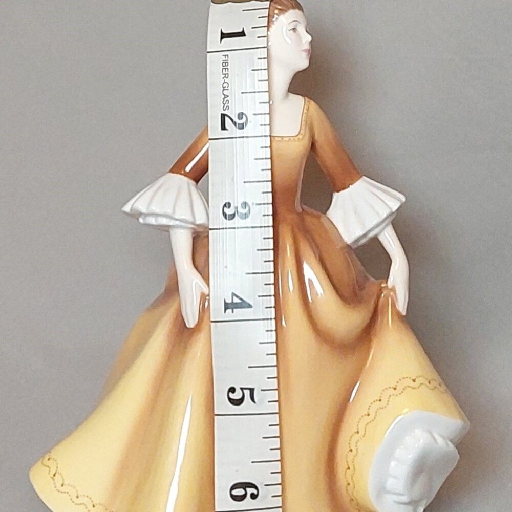 Royal Doulton "Stephanie" Vintage Home/Office Collectible Decor Statue Figurine - Picture 11 of 16